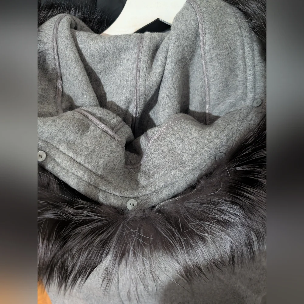 Gray Cape with Fox Fur Trim - Picture 7 of 10